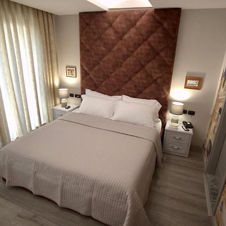 Vila Shard Boutique Hotel ティラナ エクステリア 写真