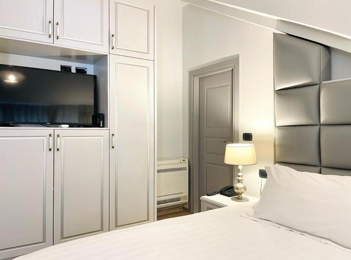 Vila Shard Boutique Hotel ティラナ エクステリア 写真