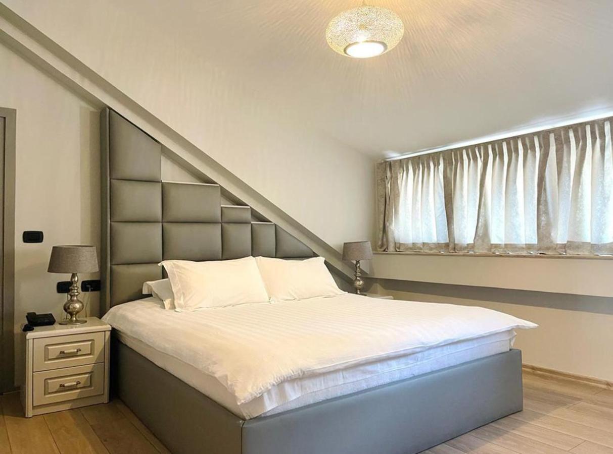 Vila Shard Boutique Hotel ティラナ エクステリア 写真