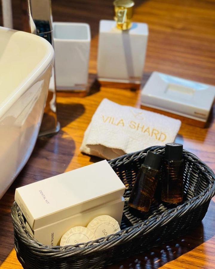 Vila Shard Boutique Hotel ティラナ エクステリア 写真